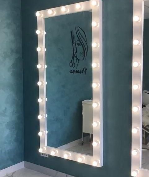 آینه چراغ‌دار مهتابی قدی