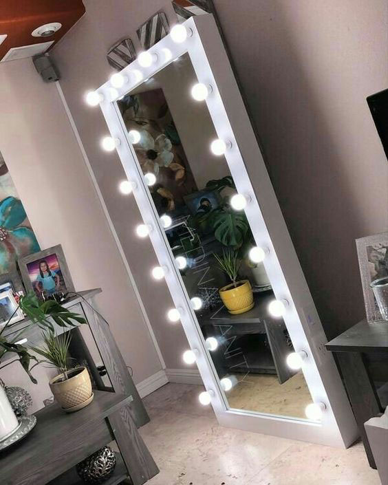 آینه ایستاده چراغ دار